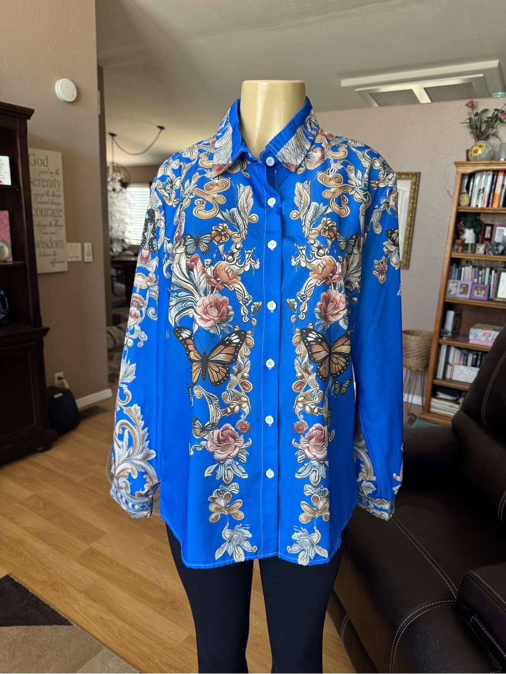 Boutique blue, brown & white floral/butterfly print blouse-size L